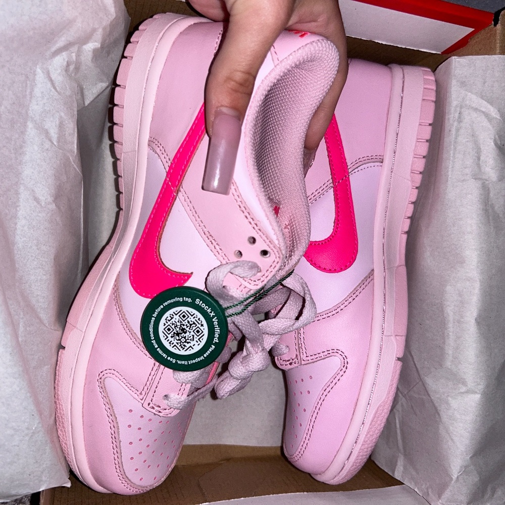 nike triple pink dunks